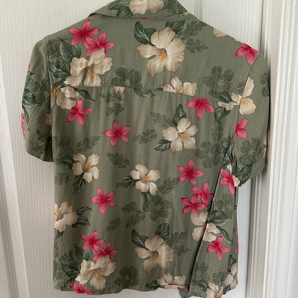 Caribbean Joe S Button Up top - Picture 2 of 3